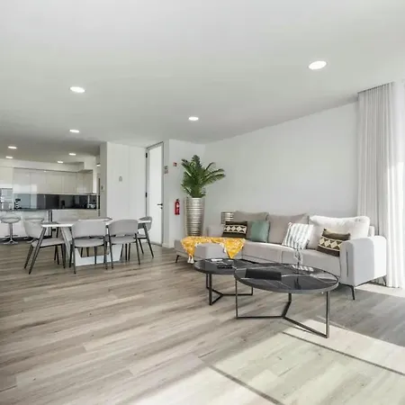 Excellent Location For Family And Friends Apartment