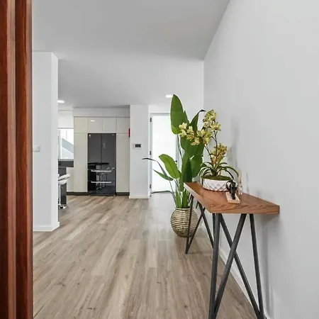 Excellent Location For Family And Friends Apartment