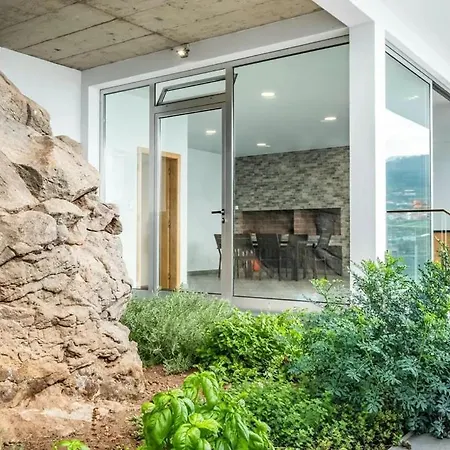 Apartment Excellent Location For Family And Friends *