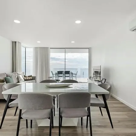 Excellent Location For Family And Friends Apartment *